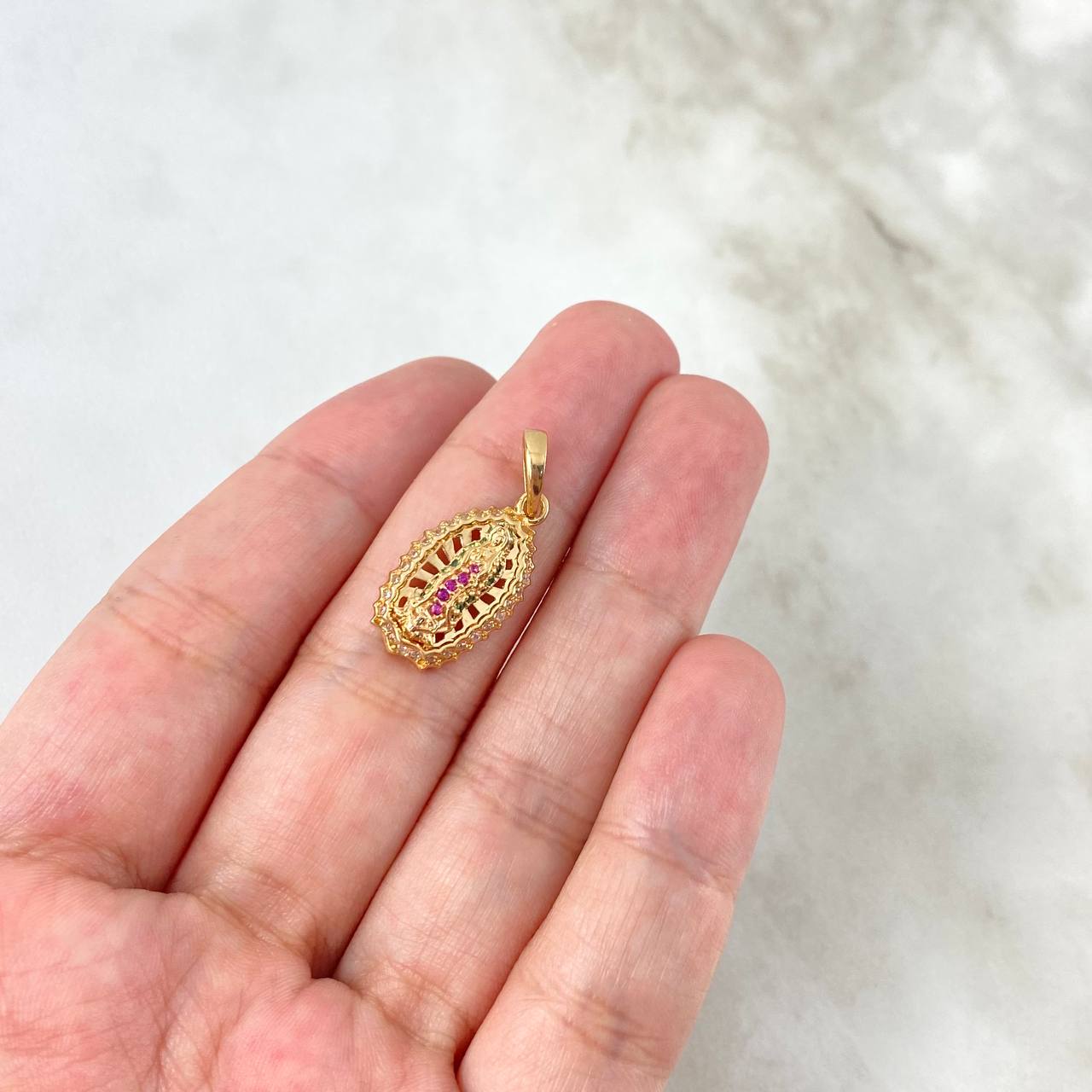 Dije Virgen de Guadalupe 2.9gr / 2.4cm / Circons Blancos Verdes Fucsias Oro Amarillo