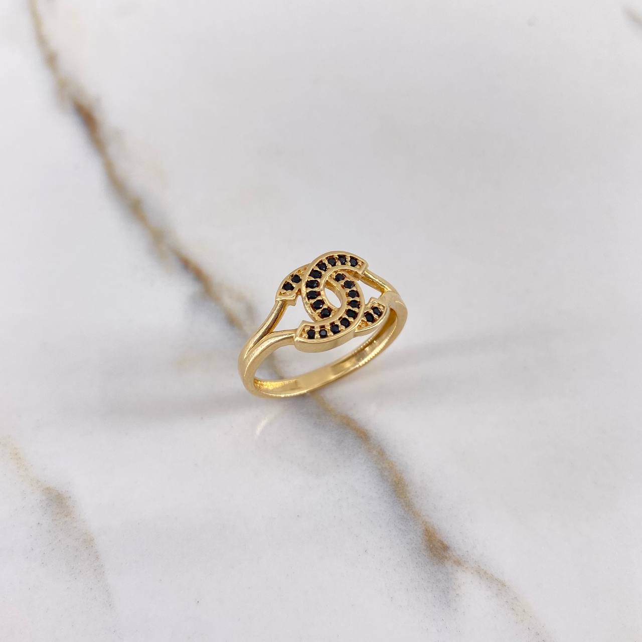 Anillo Ola Cruzada 2.9gr / T7 1/4 / Circones Negros Oro Amarillo $
