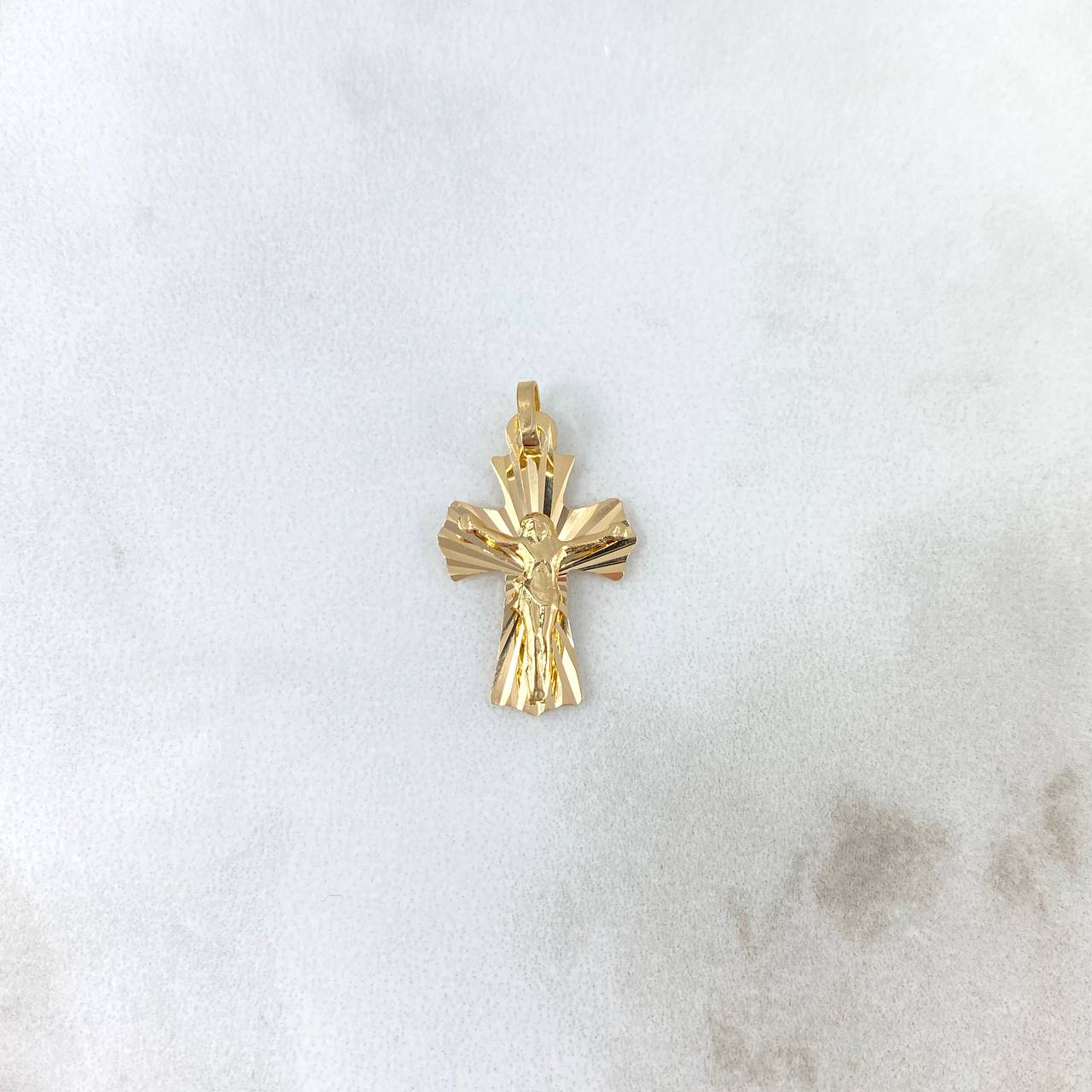 Dije Cruz Cristo 1.25gr / 2.4cm / Diamantada Oro Amarillo