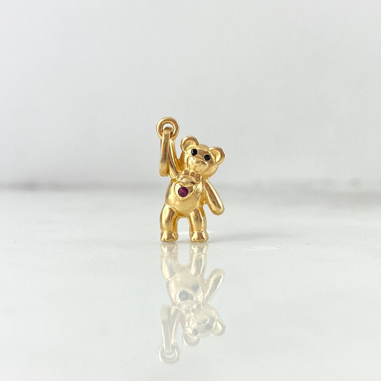 Dije Oso Corazon 1.85gr / 2.2cm / Circon Fucsia Ojos Negros Oro Amarillo ©