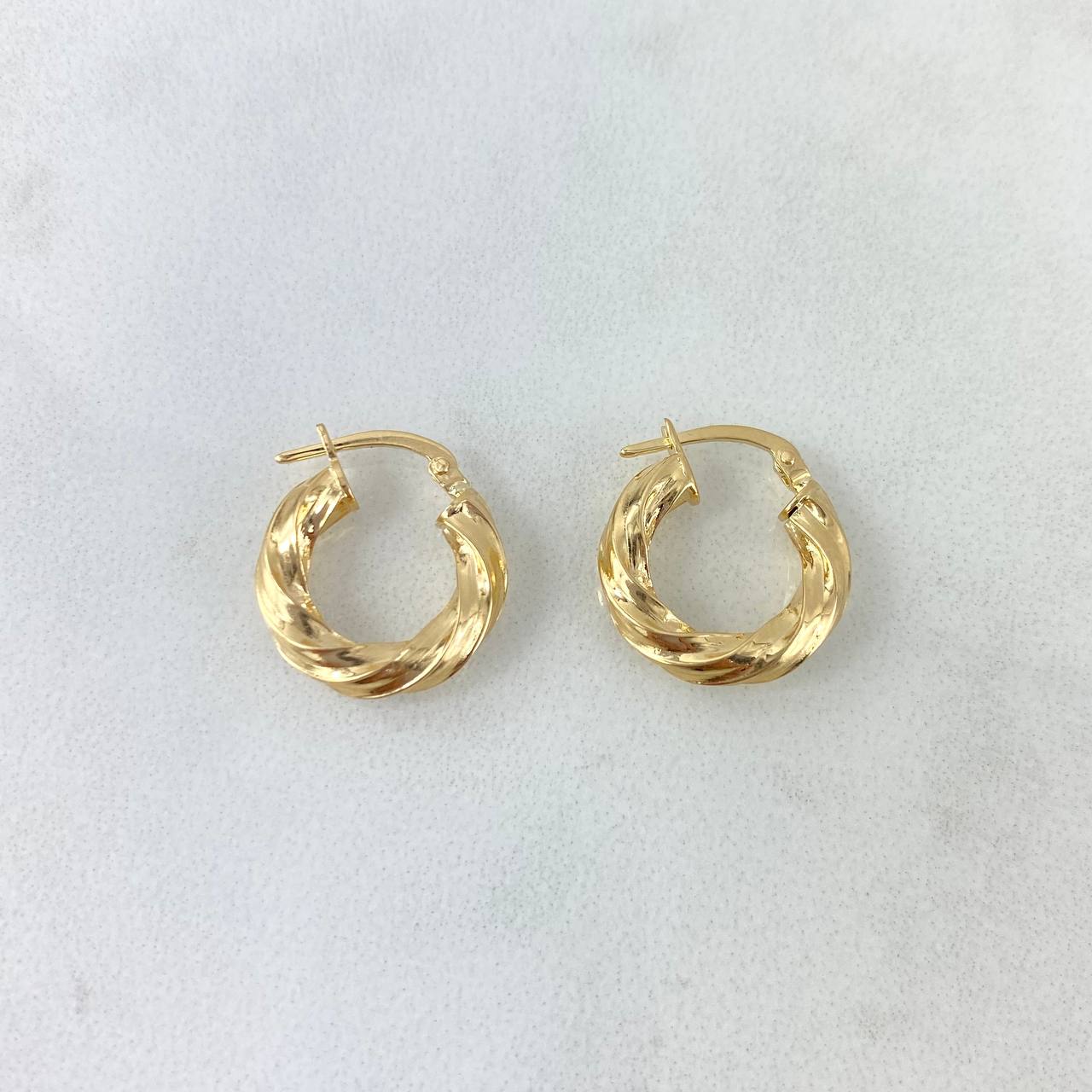 Candongas Moni 1.3gr / 1.5cm / Entorchadas Oro Amarillo