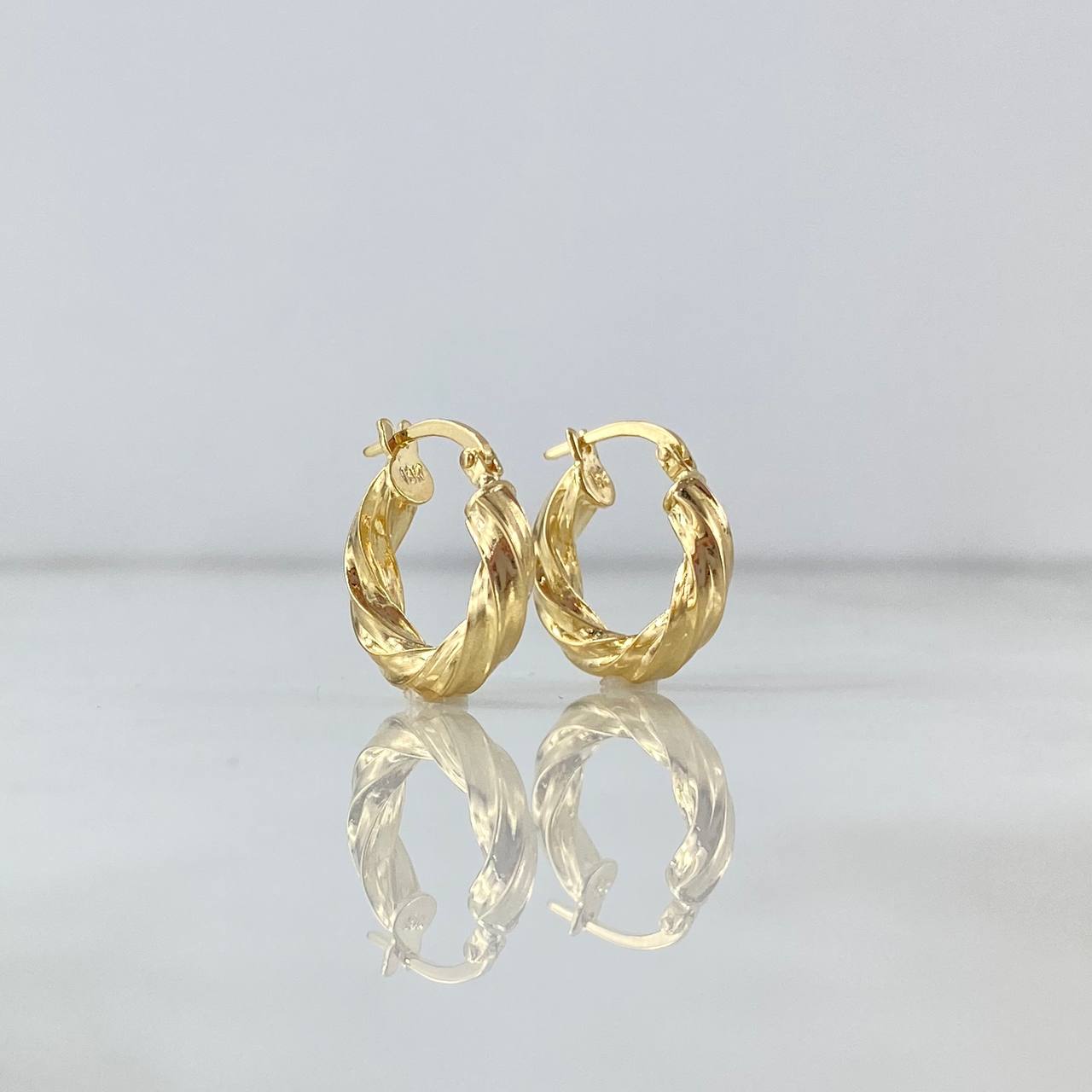Candongas Moni 1.35gr / 1.5cm / Entorchadas Oro Amarillo