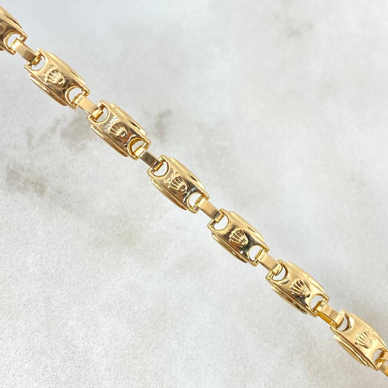 Pulso Rustico Corona 5.5gr / 21.5cm / 5mm Liso Oro Amarillo 18K