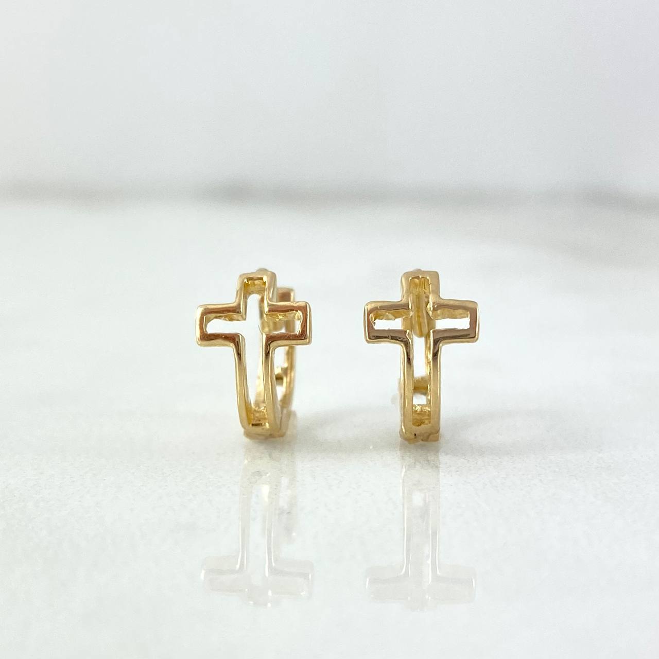 Candongas Cruz 1.7gr / 1.1cm / Oro Amarillo