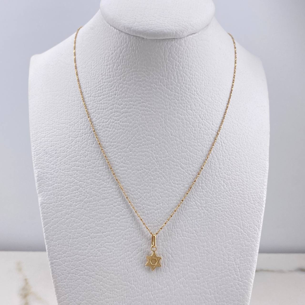 Cadena Rumana Entorchada 1.2gr 50cm + Dije Estrella De David 0.2gr 1.2cm / Oro Amarillo (Oferta) $