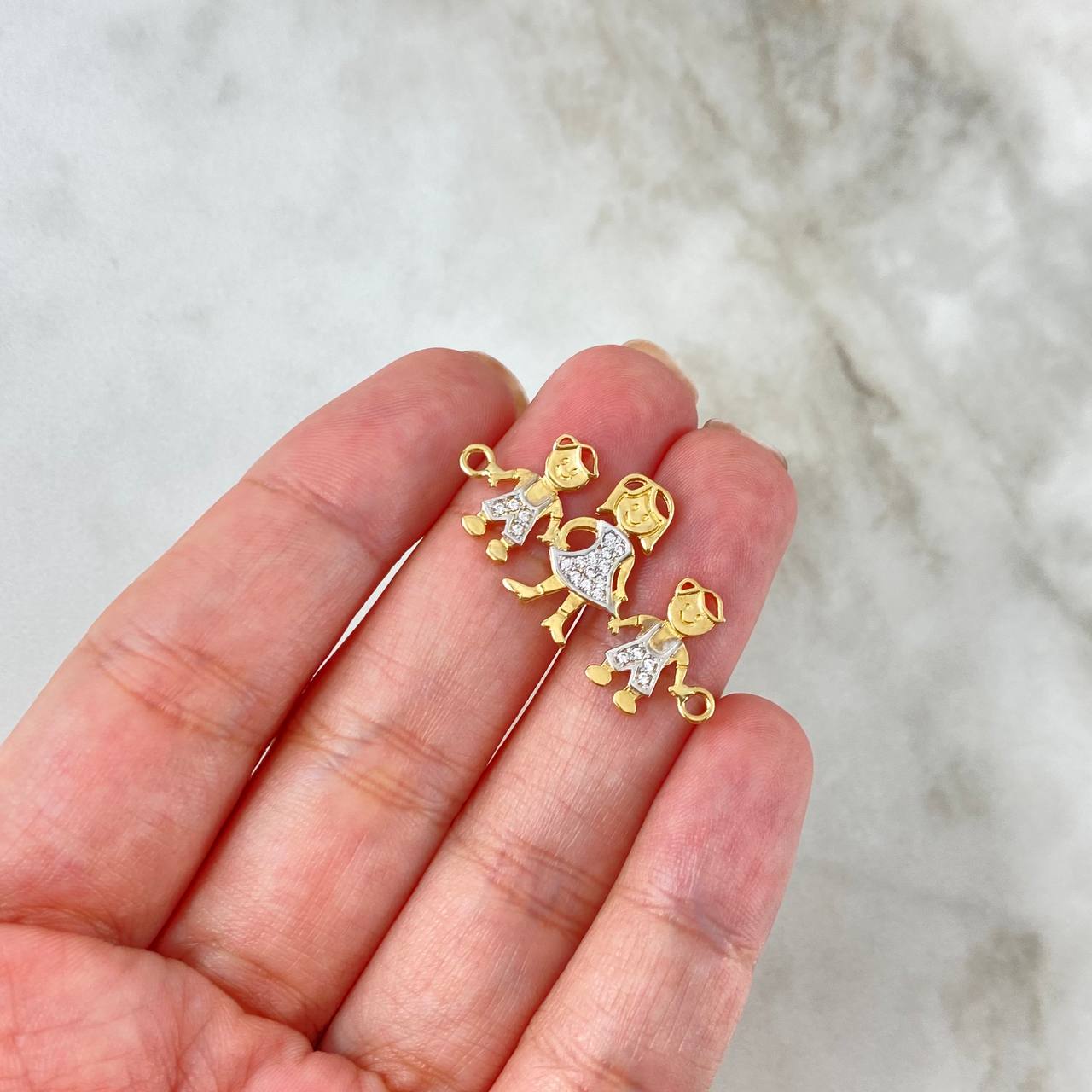 Herraje Familia 2.45gr / 3.1cm / Mama e Hijos Circones Blancos Oro Amarillo