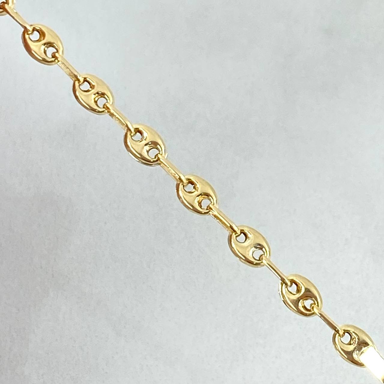 Pulso Bebé GC 1.3gr / 13cm / 3mm Placa Rectangular Bordeada Punteada Oro Amarillo