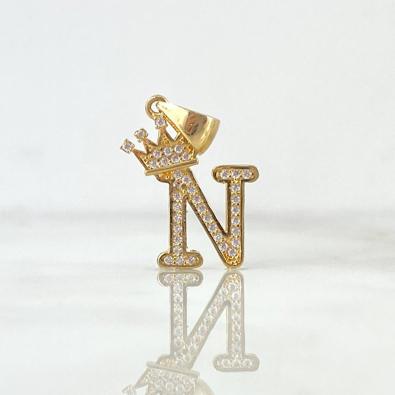 Dije Letra N Corona 1.75gr / 2.6cm / Circones Blancos Oro Amarillo