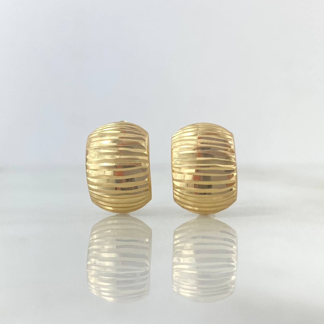 Candongas Rayas 2.5gr / 1.4cm / Oro Amarillo +4