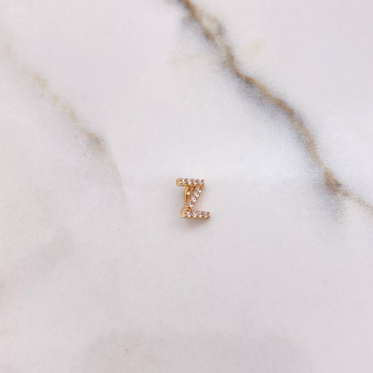 Dije Letra Z 0.35gr / 0.6cm / Circones Blancos Oro Amarillo &