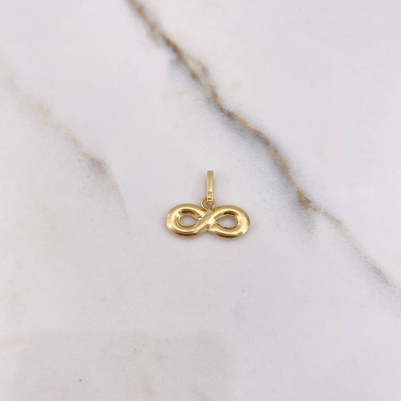 Dije Infinito 0.8gr / 1.3cm / Liso Oro Amarillo &