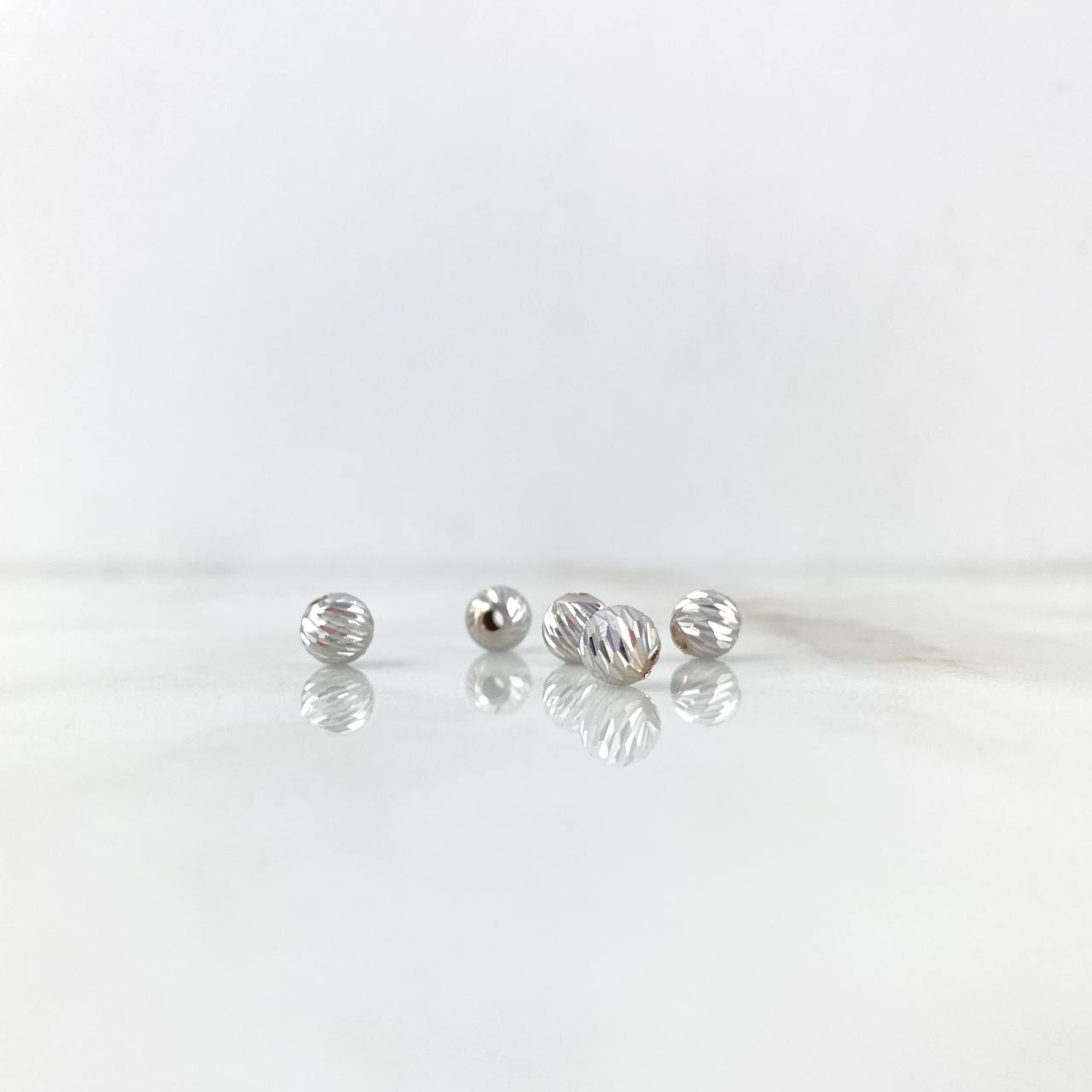 Bola Diamantada 6mm / 0.3gr Oro Blanco