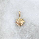 Dije Sol 1.4gr / 2cm / Mate Oro Amarillo ©