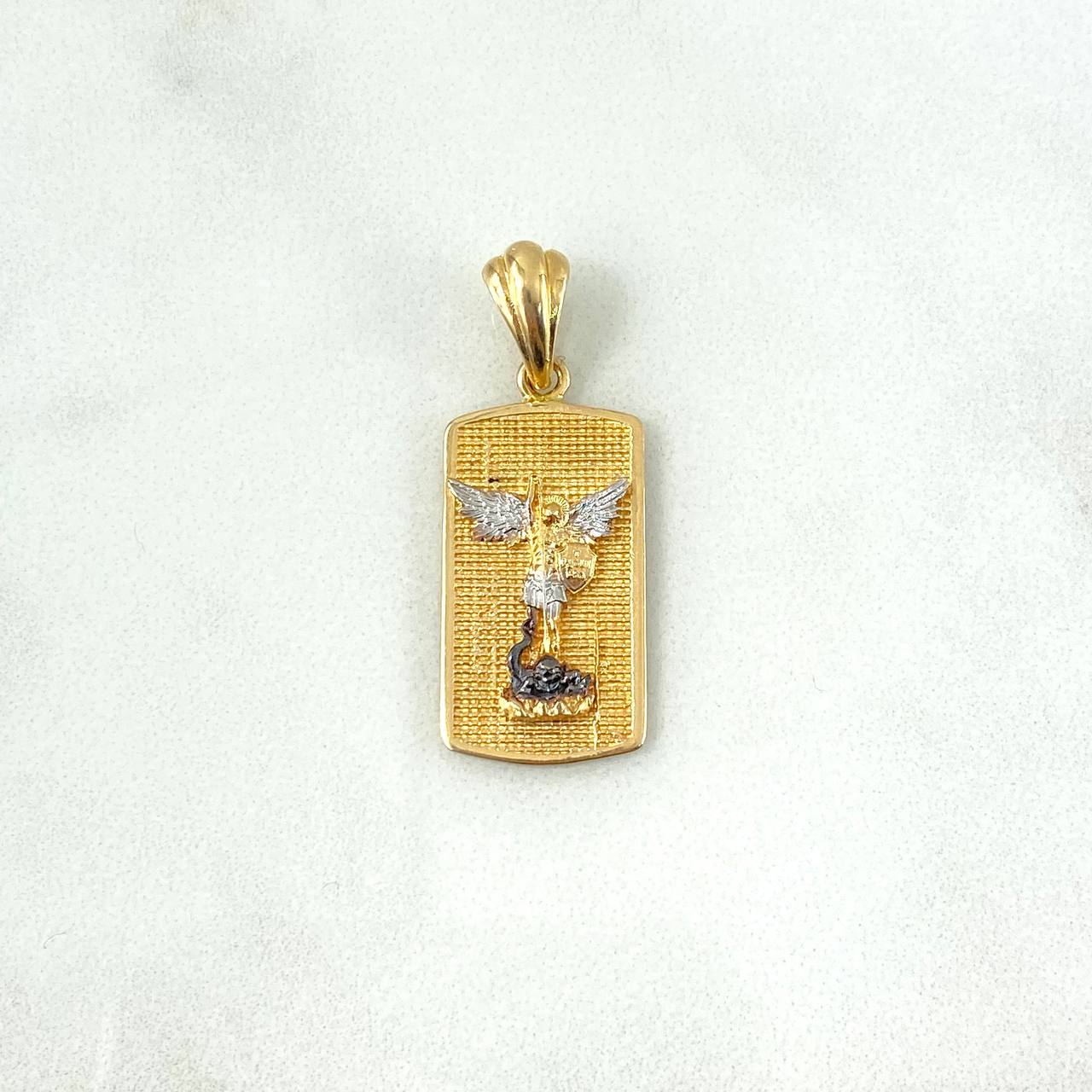 Dije Placa San Miguel Arcángel 4.85gr / 3.4cm / Dos Oros Amarillo Blanco
