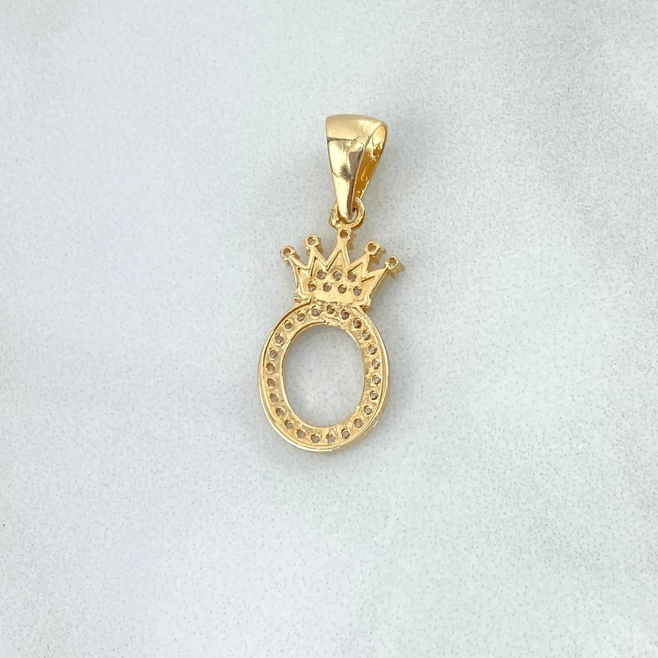 Dije Letra O Corona 1.25gr / 2.5cm / Circones Blancos Oro Amarillo