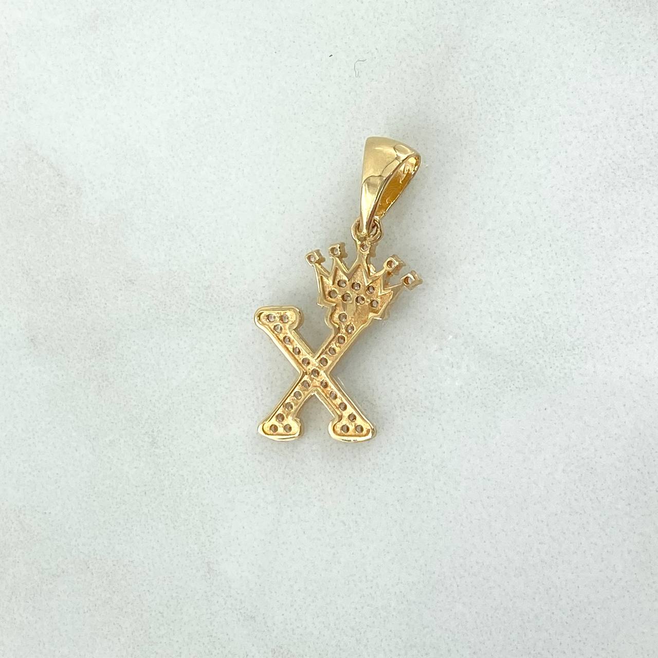 Dije Letra X Corona 1.6gr / 2.6cm / Circones Blancos Oro Amarillo