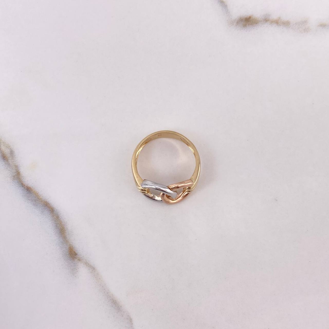 Anillo Aros Cruzados 4.8gr / T8 / Tres Oros $
