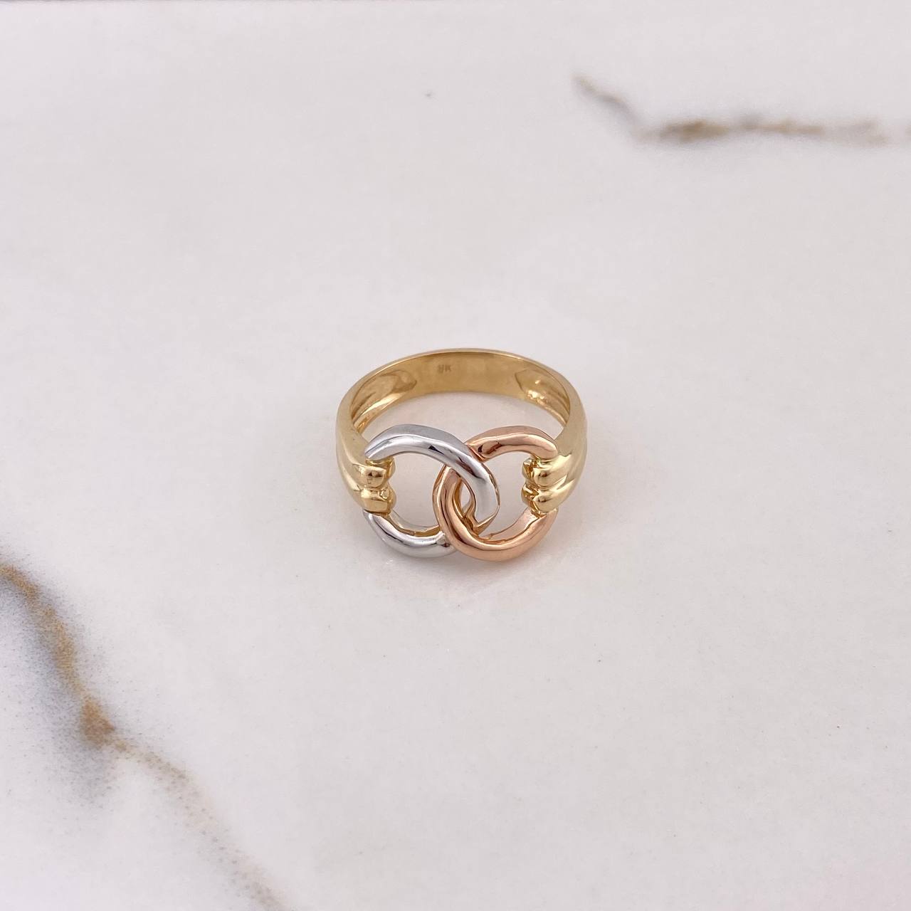 Anillo Aros Cruzados 4.8gr / T8 / Tres Oros $