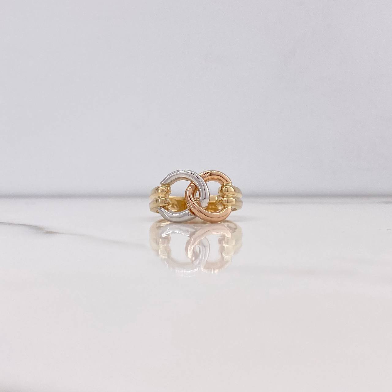 Anillo Aros Cruzados 4.8gr / T8 / Tres Oros $