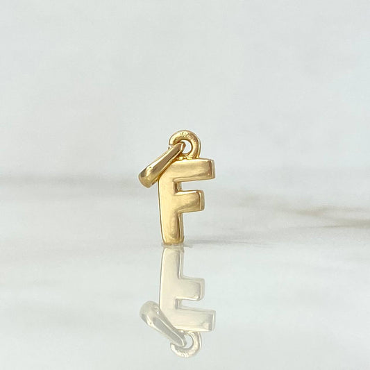 Dije Letra F Lisa 0.6gr / 1.4cm / Oro Amarillo