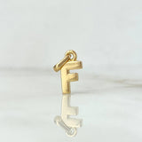 Dije Letra F Lisa 0.6gr / 1.4cm / Oro Amarillo