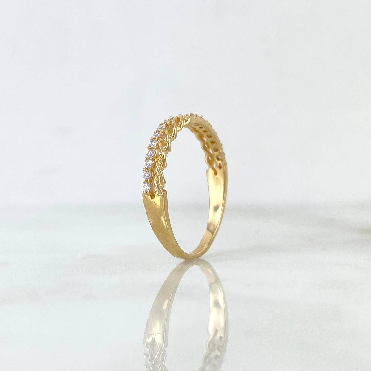 Anillo Lazo Intercalado 1.85gr / T7 1/4 / Circones Blancos Oro Amarillo ©