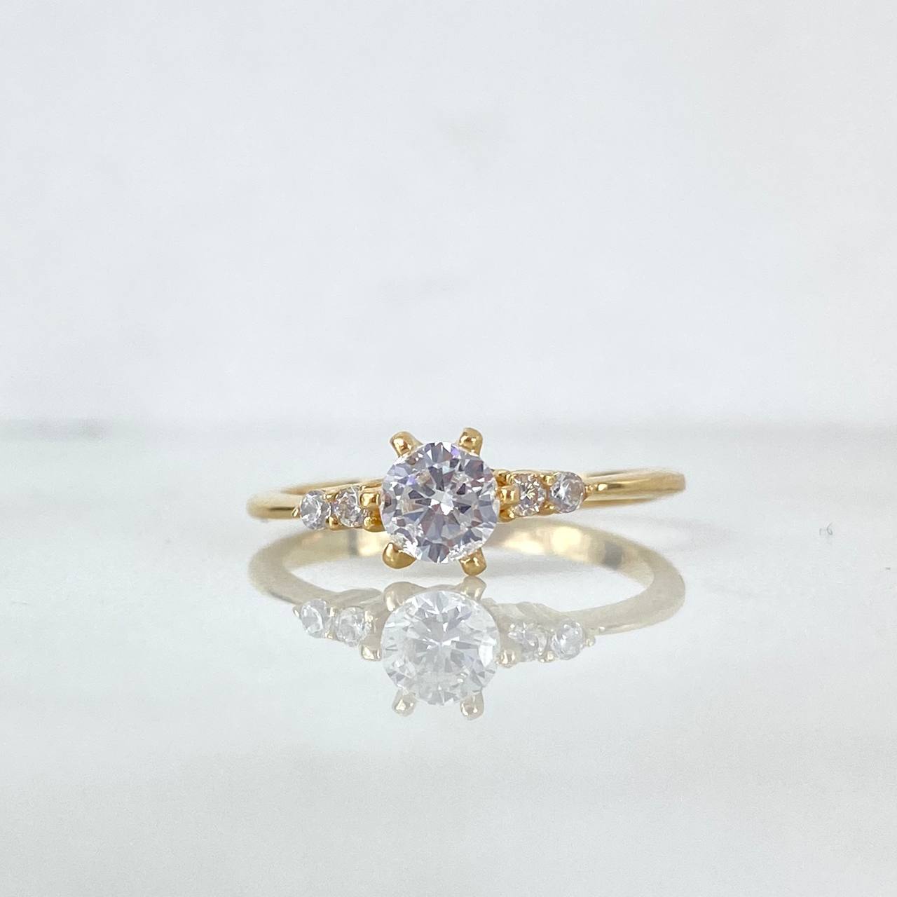 Anillo Solitario Duo 2.6gr / T7 1/4 / Circones Blancos Oro Amarillo ©