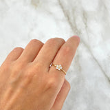 Anillo Solitario Flor 1.3gr / T6 1/2 / Circones Blancos Oro Amarillo ©