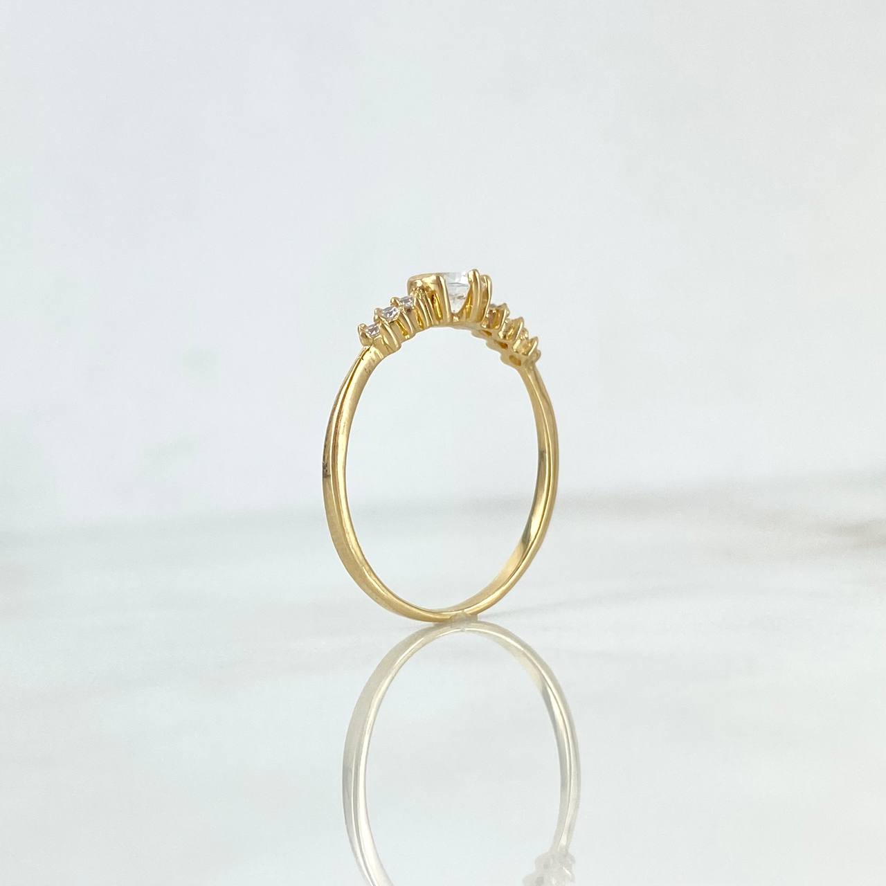 Anillo Solitario Chispa 1.45gr / T5 1/4 / Circones Blancos Oro Amarillo