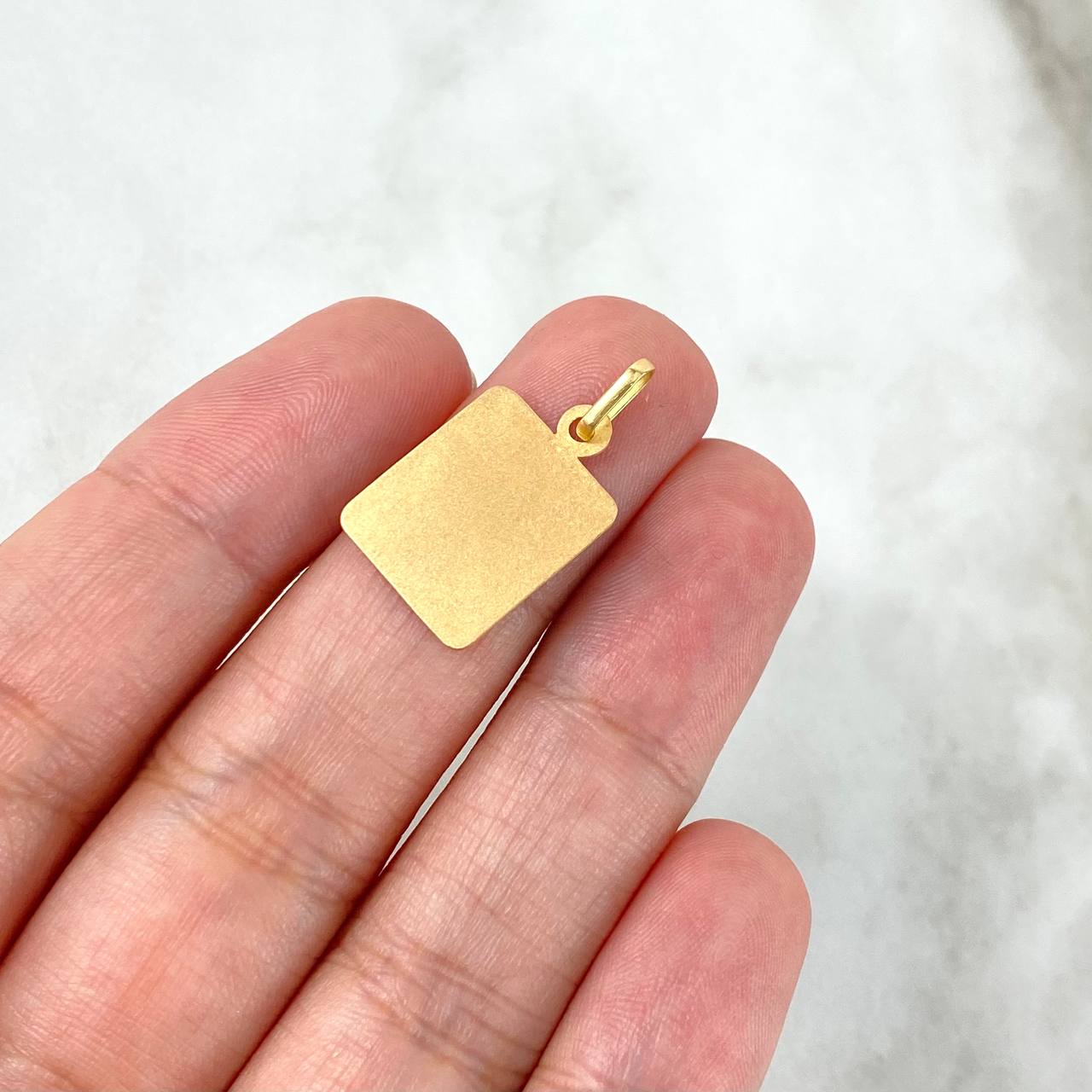 Dije Placa Cuadrada 1.3gr / 2.3cm-1.3cm / Lisa - Texturizada Oro Amarillo ©