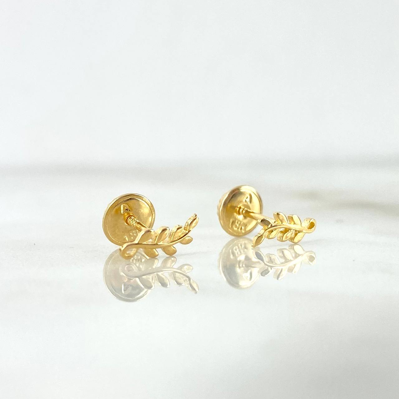 Topos Rama de Laurel 0.6gr / 0.8cm / Oro Amarillo ©