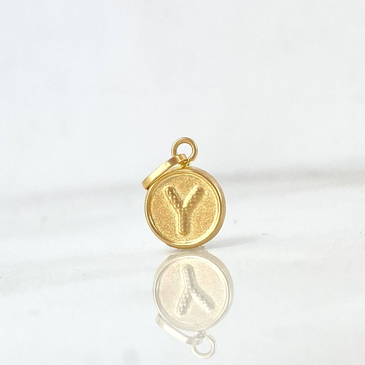 Dije Letra Y 0.35gr / 1.5cm / Doble Faz Oro Amarillo