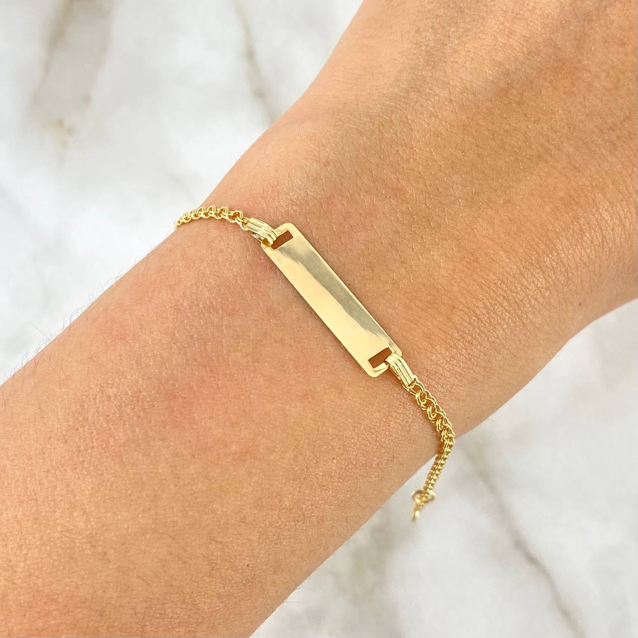 Pulso Aro Seguido 1.25gr / 12.5cm-14cm / 2mm / Placa Rectangular Lisa Oro Amarillo