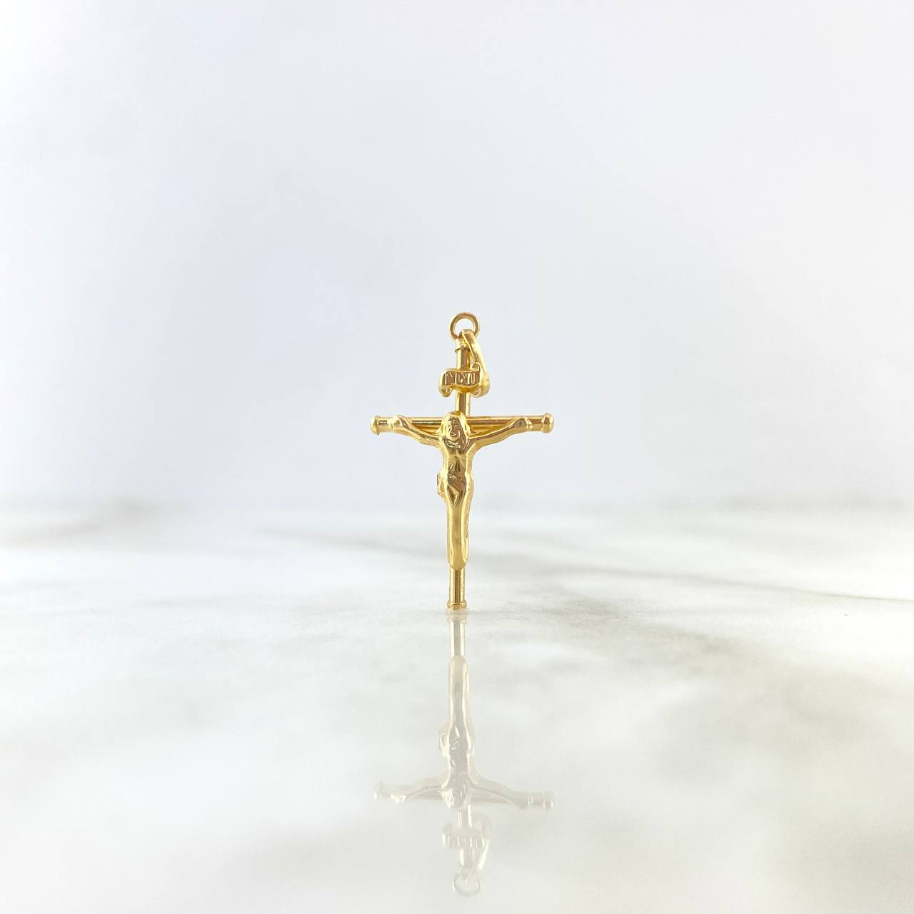 Dije Cruz Cristo 0.75gr / 3cm / Baston Liso Oro Amarillo
