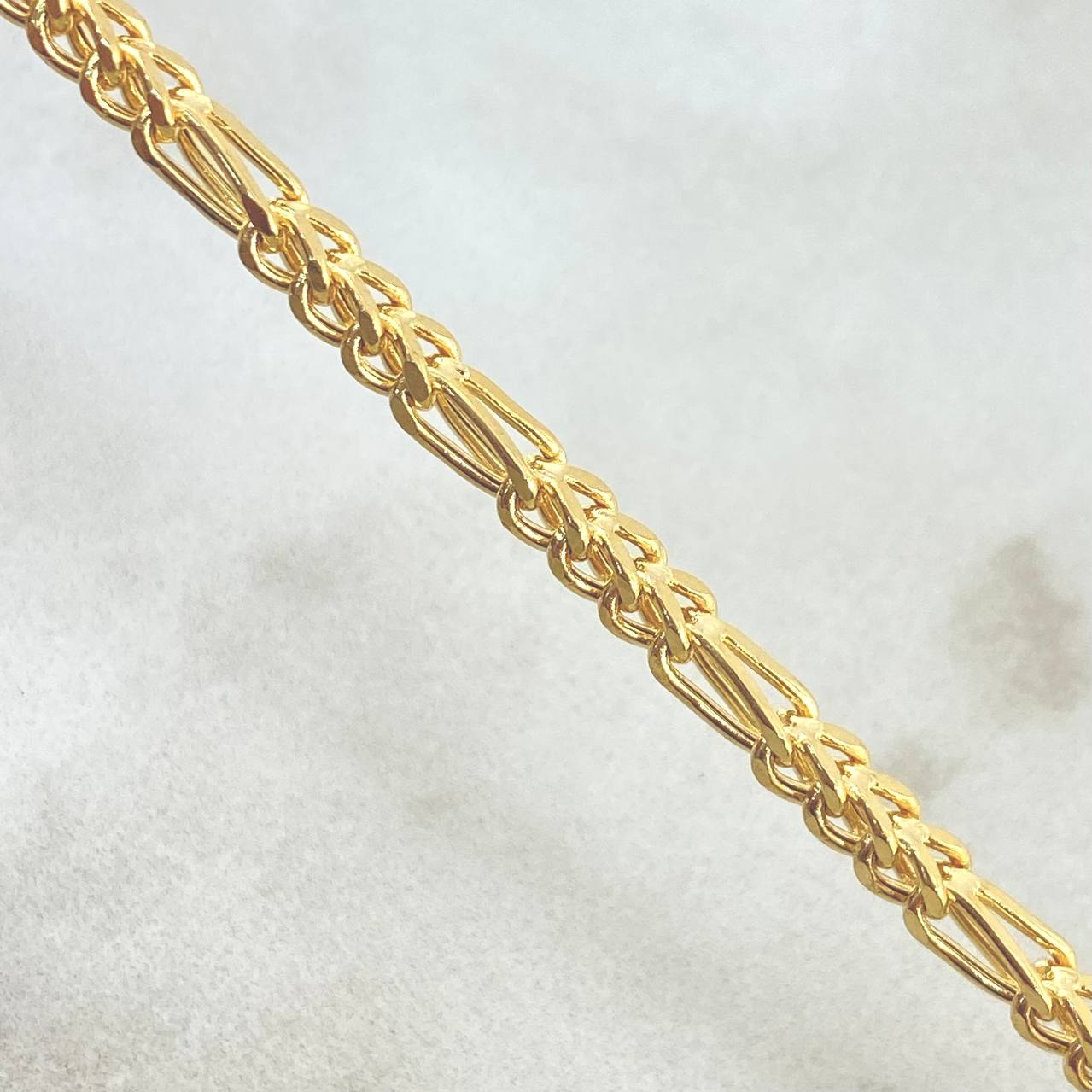 Cadena Franco Figuereana 12.5gr / 60cm / 2.8mm Oro Amarillo +4 *