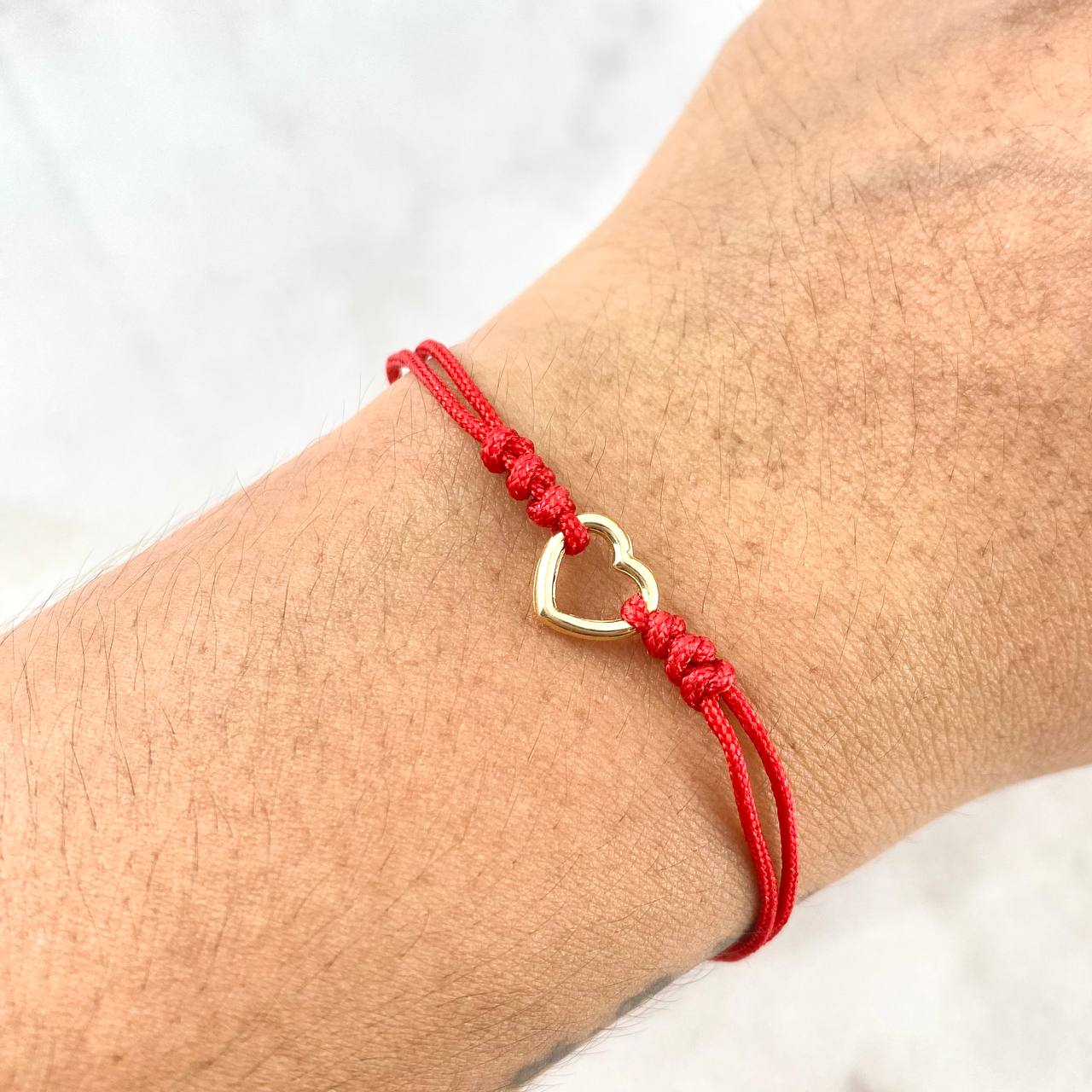 Pulsera Roja Corazón Silueta 0.3gr / Oro Amarillo ©