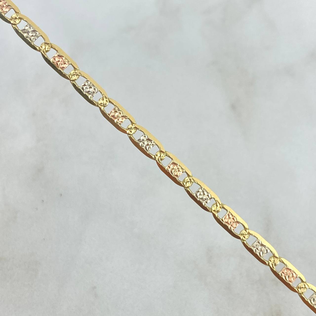Cadena Plana 10.55gr / 50cm / 3.4mm Diamantada Tres Oros +3