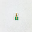 Dije Flor Regalo Esmeraldas 35pts 1.15gr / 1.5cm / Oro Amarillo 18K