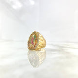 Anillo Virgen Guadalupe 11.7gr / T9 3/4 / Circones Blancos. Verdes y Fucsias Oro Amarillo