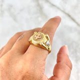 Anillo Flor de Lis Medusa 11gr / T10 3/4 / Circones Blancos Tres Oros ©