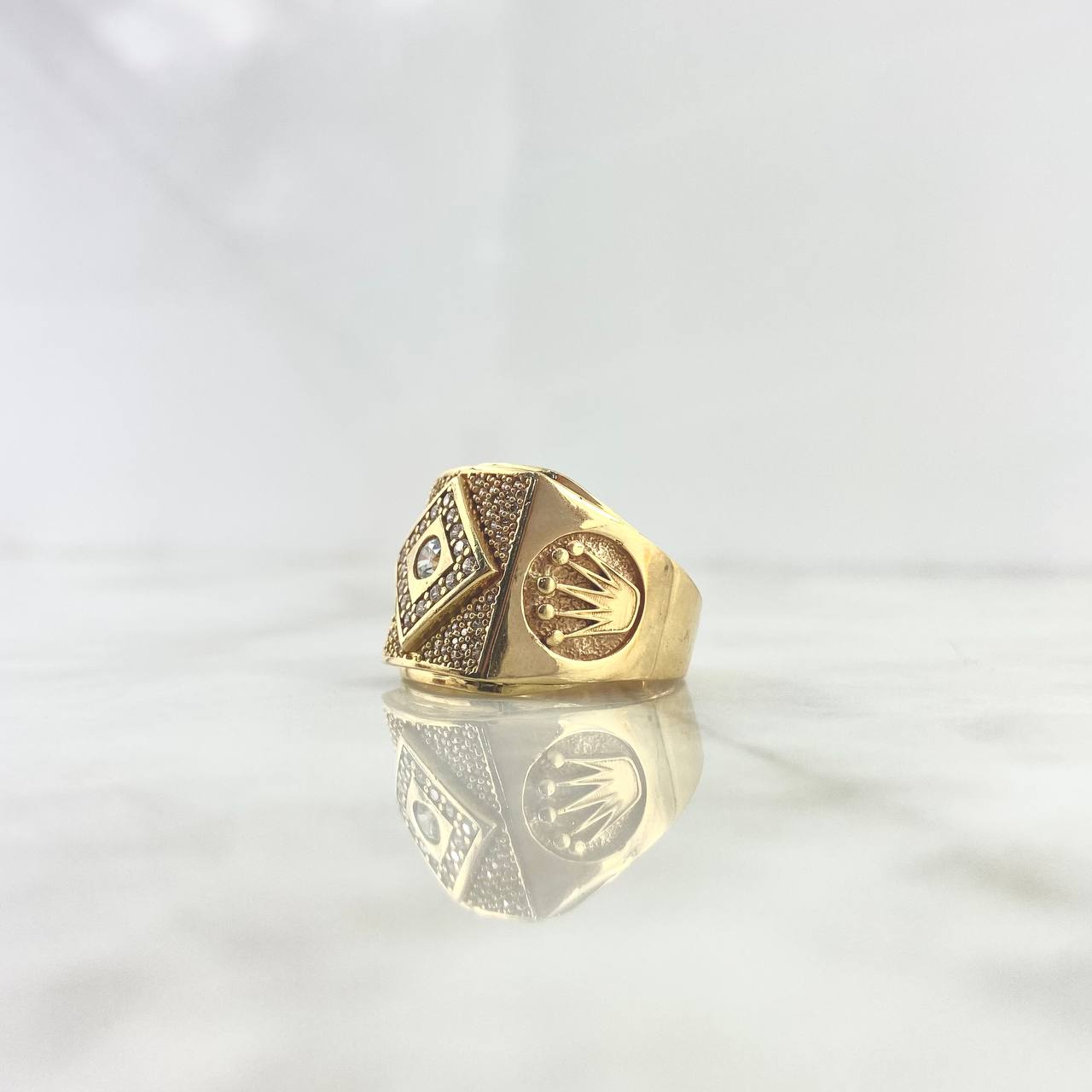 Anillo Rombo Corona 13.4gr / T9 3/4 / Circones Blancos Oro Amarillo ©