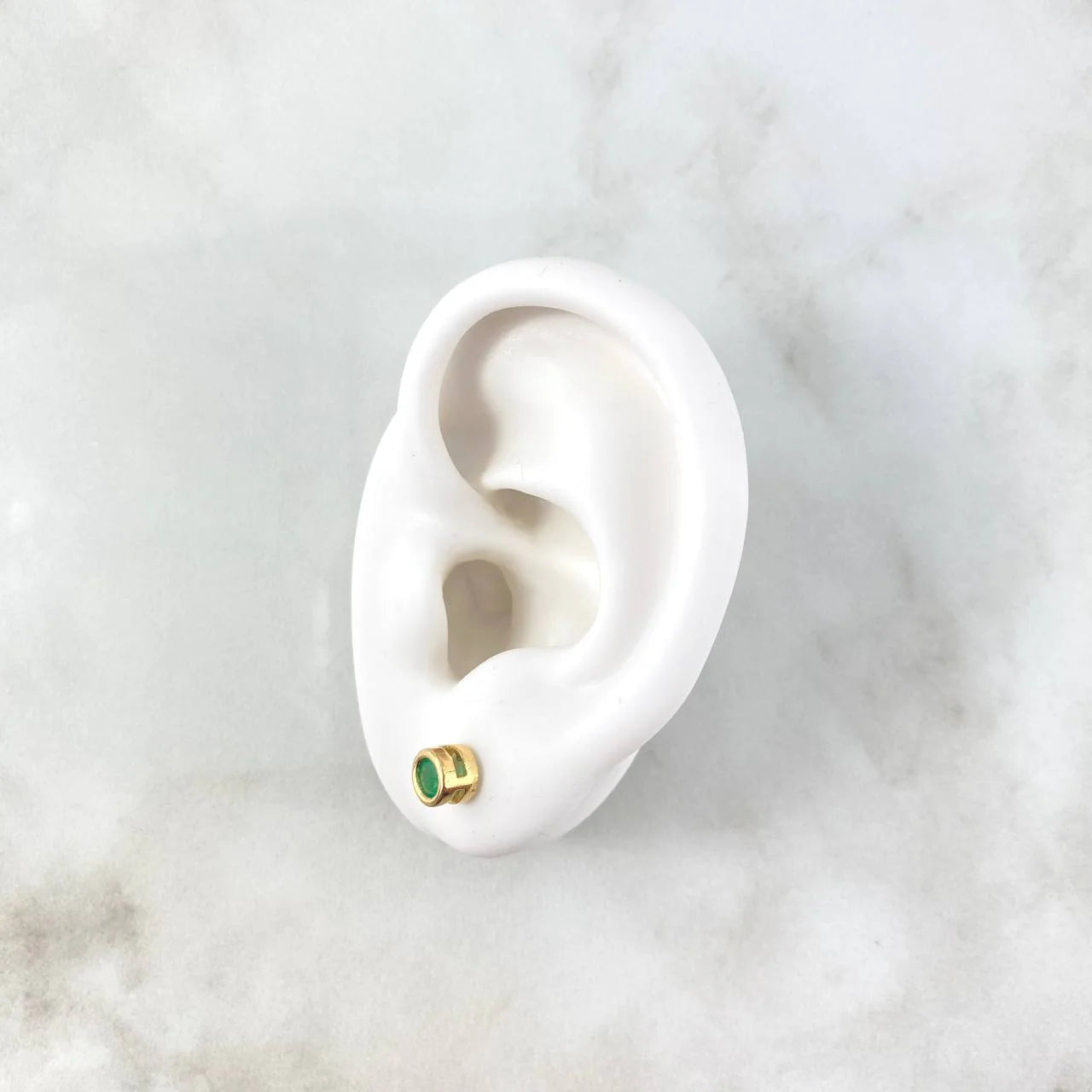 Topos Aro 30 Pts Esmeralda 1.1 g / 4.65 mm Oro Amarillo 18K
