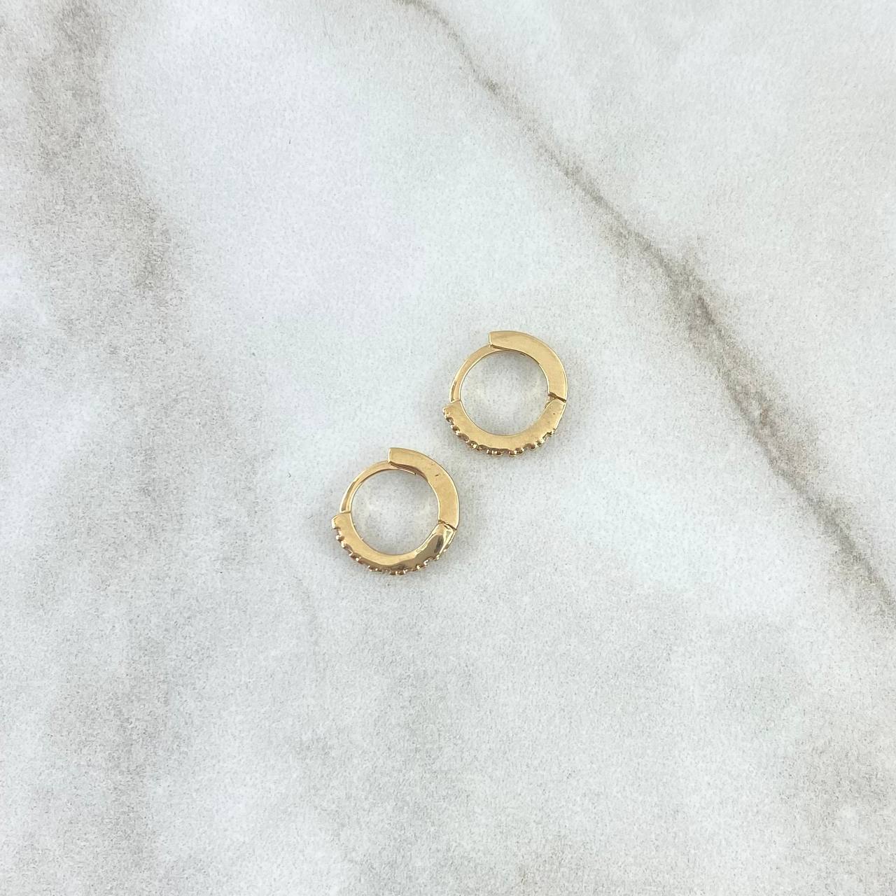 Candongas Ovalo 1.4gr / 1.1cm / Diamantes Blancos 20 pts Oro Amarillo (Joya) ©