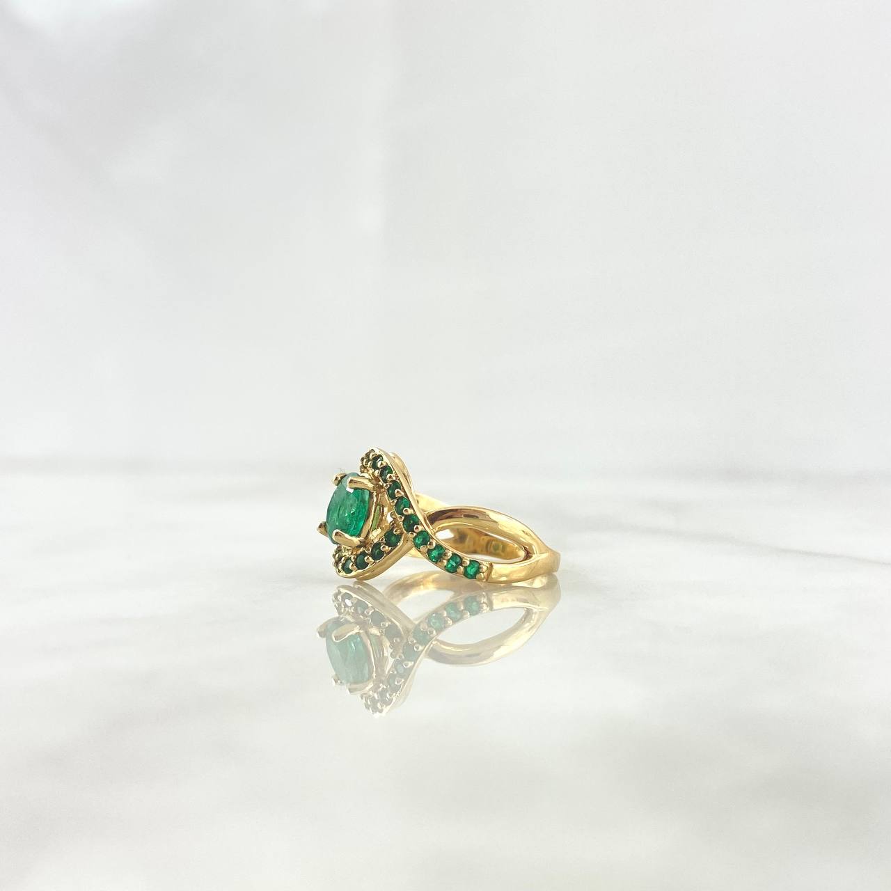 Anillo Ojo Triple Infinito 4.05gr / T5 1/4 / Esmeraldas 1.84 qts Oro Amarillo (Joya) ©