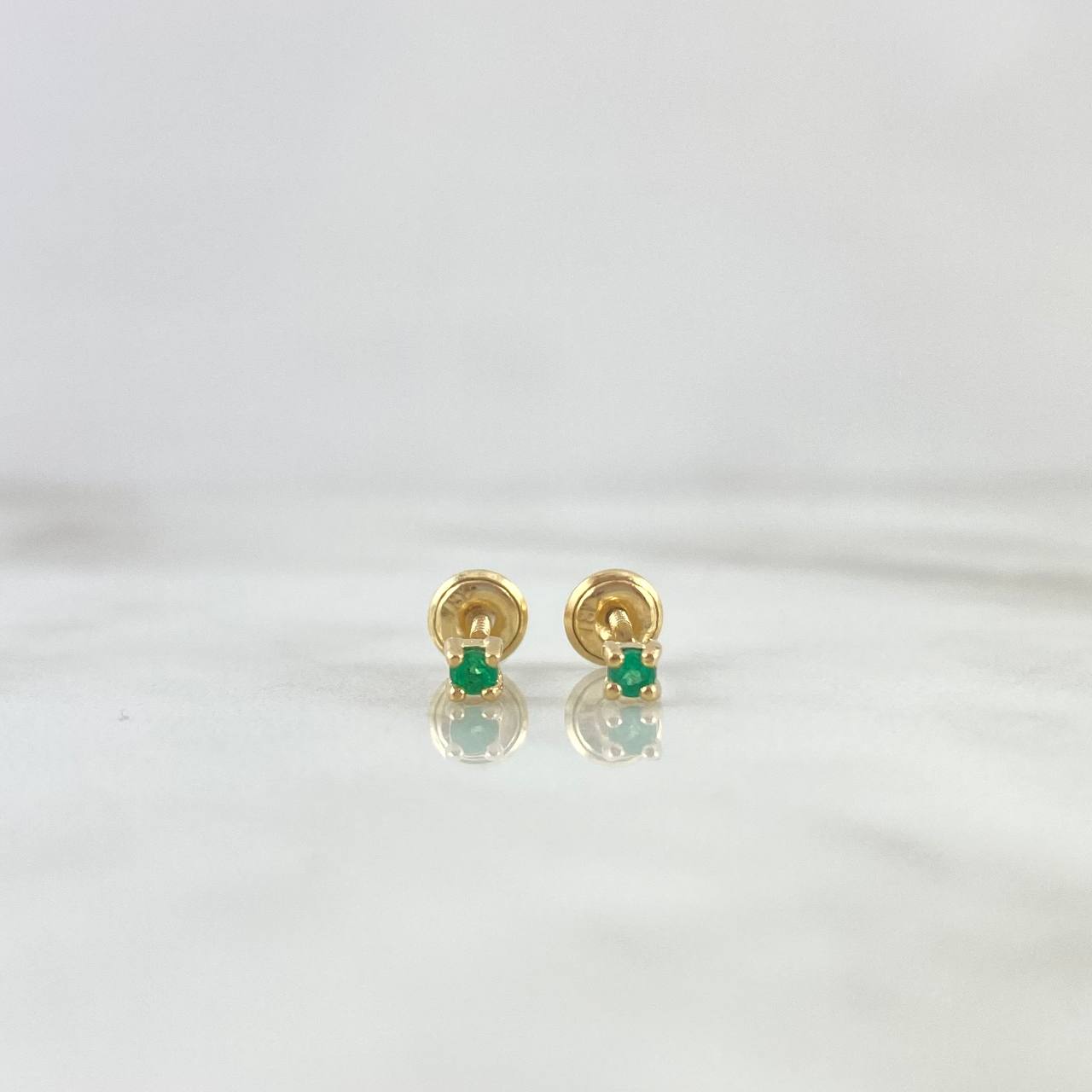 Topos Chispa 0.7gr / 2.3mm Esmeraldas 5pts Oro Amarillo (Joya)