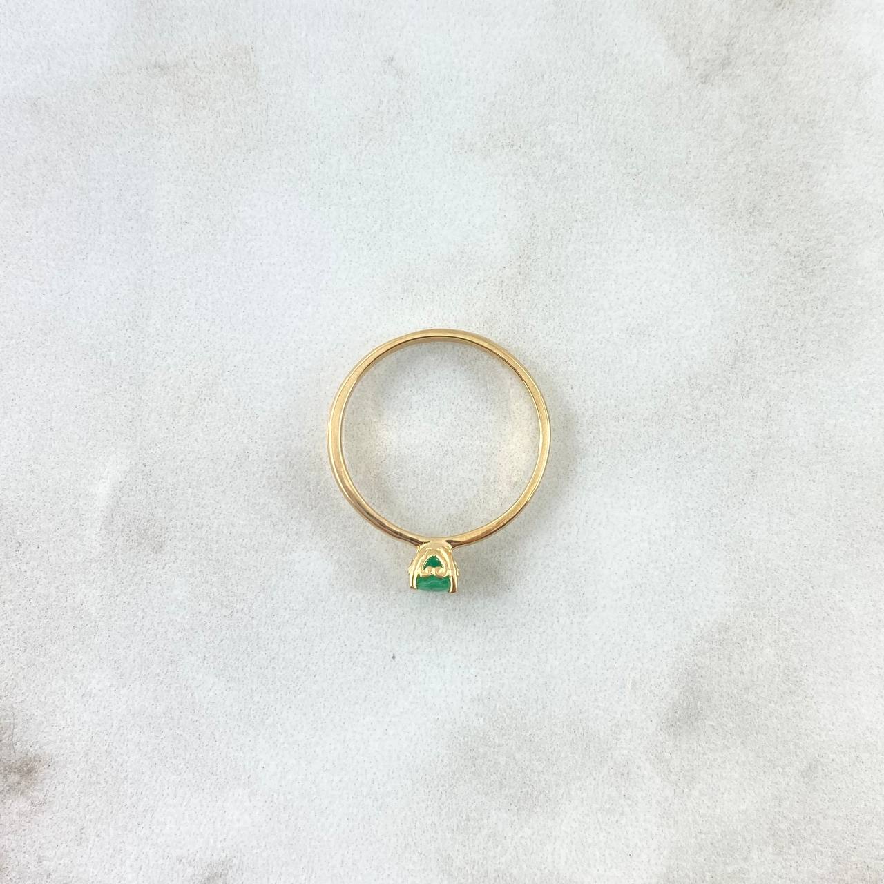 Anillo Solitario Base Corazón 2.6gr / T7 1/2 / Esmeralda 26pts Oro Amarillo (Joya) *