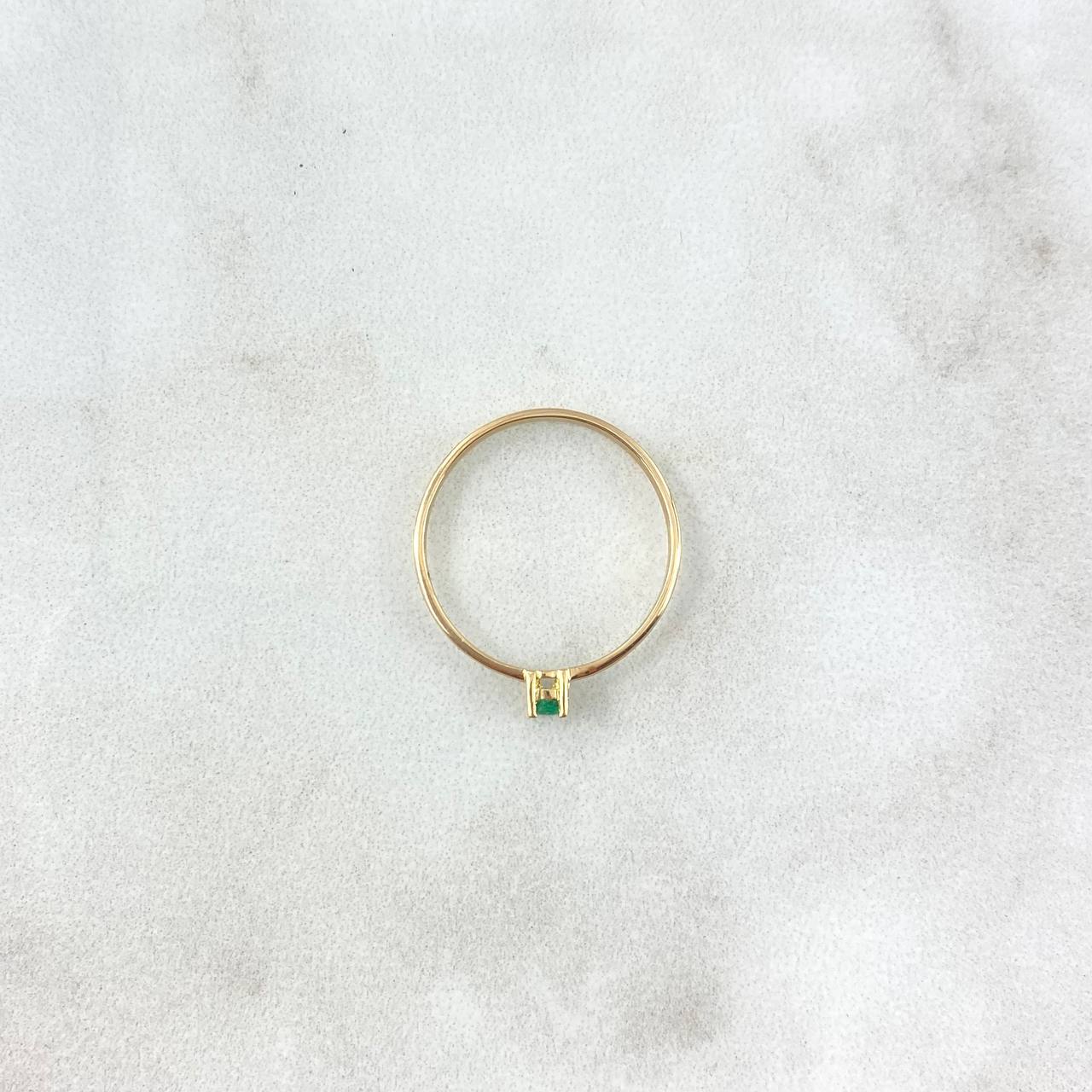 Anillo Solitario Base Cuadrada 0.95gr / T6 1/2 / Esmeralda 6 Puntos Oro Amarillo (Joya) *