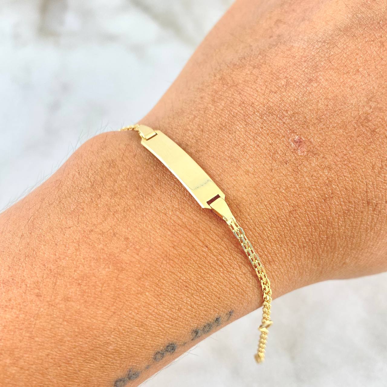 Pulso Chino 2.85gr / 13.5cm-15.5cm / 2mm Placa Rectangular Lisa Oro Amarillo +1