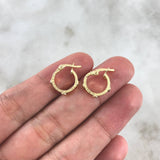 Candongas Tornillo 1.1gr / 1.2cm / Lisas Con Borde Texturizado Oro Amarillo *