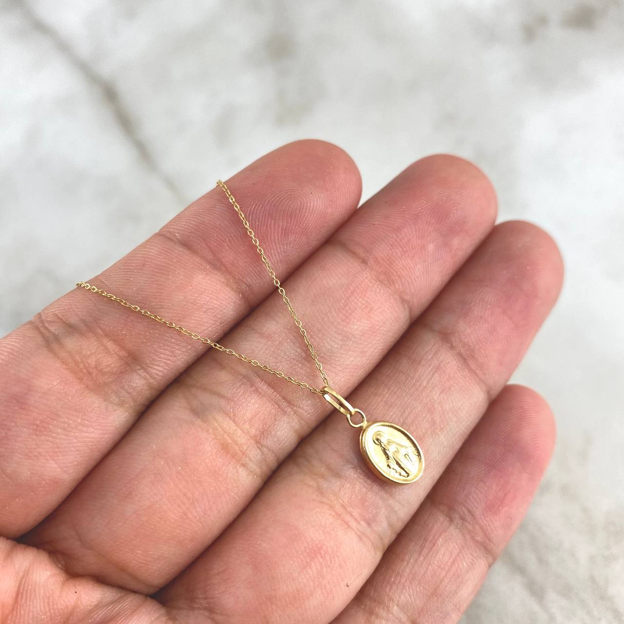 Cadena Aro Seguido 0.55gr / 40cm + Dije Virgen Milagrosa Mate 0.3gr / 1.45cm Oro Amarillo (Oferta) ©